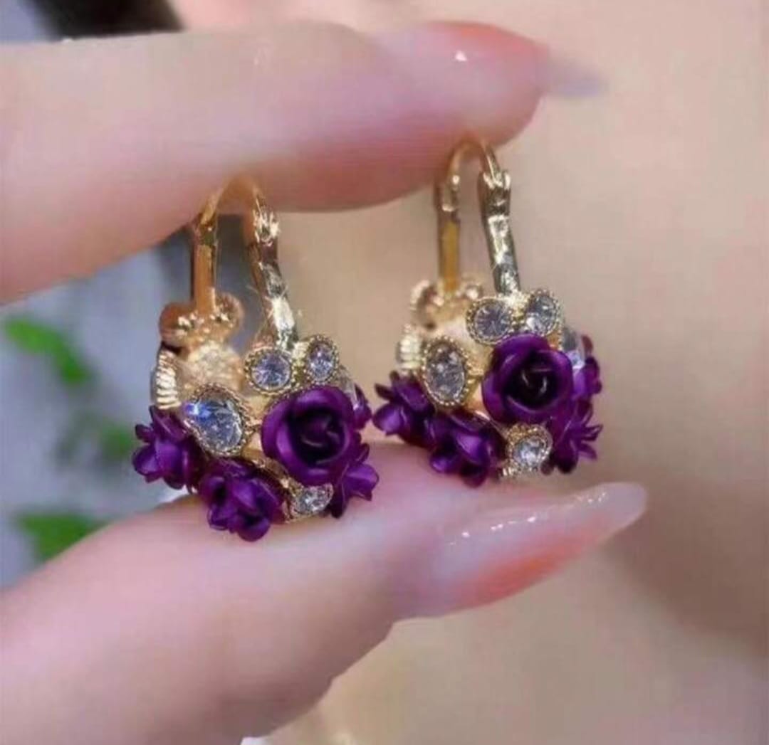 Aretes Rosas Clásicas Joyería Europea ! - Chapado Oro 18K- Diseño Exclusivo.